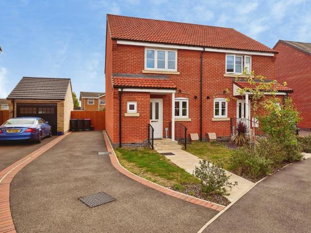 2 bedroom semi detached house for sale