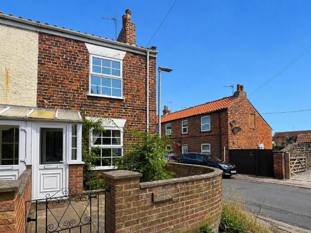 2 bedroom semi detached house for sale