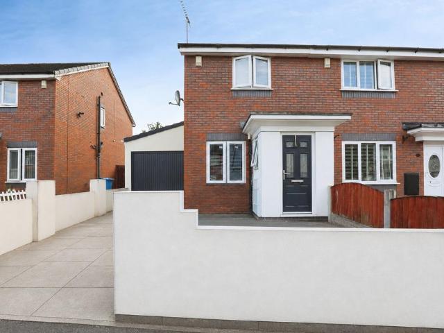 2 bedroom semi detached house for sale