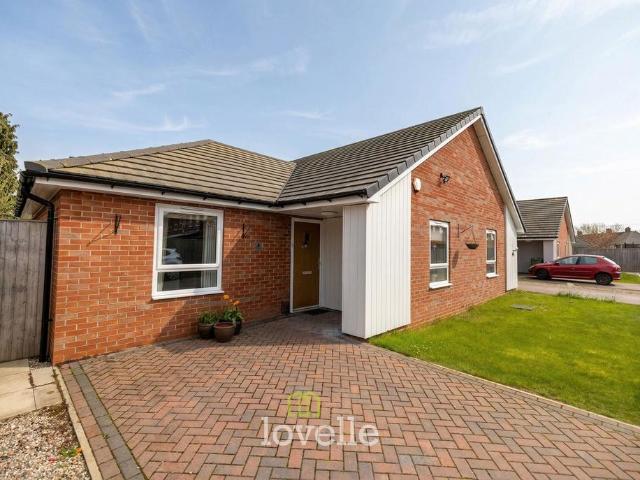 2 bedroom semi detached house for sale