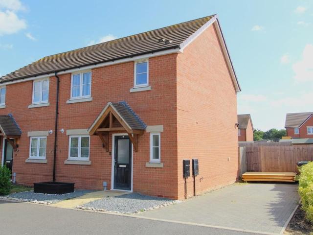 2 bedroom semi detached house for sale