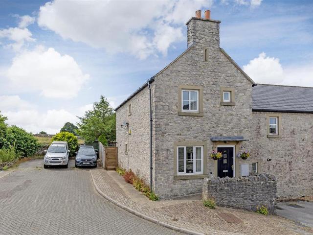 2 bedroom semi detached house for sale