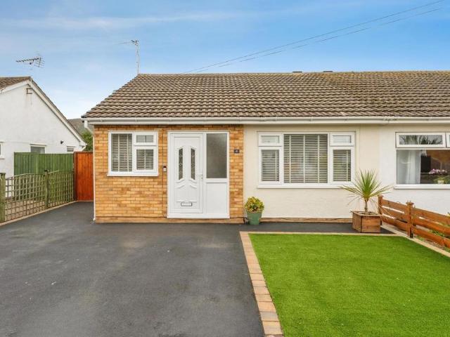 2 bedroom semi detached house for sale