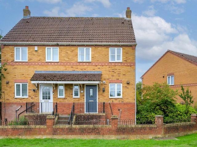 2 bedroom semi detached house for sale