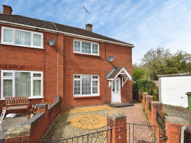 2 bedroom semi detached house for sale