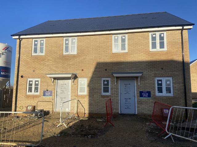 2 bedroom semi detached house for sale
