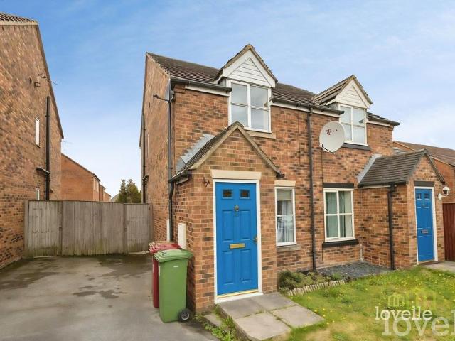 2 bedroom semi detached house for sale