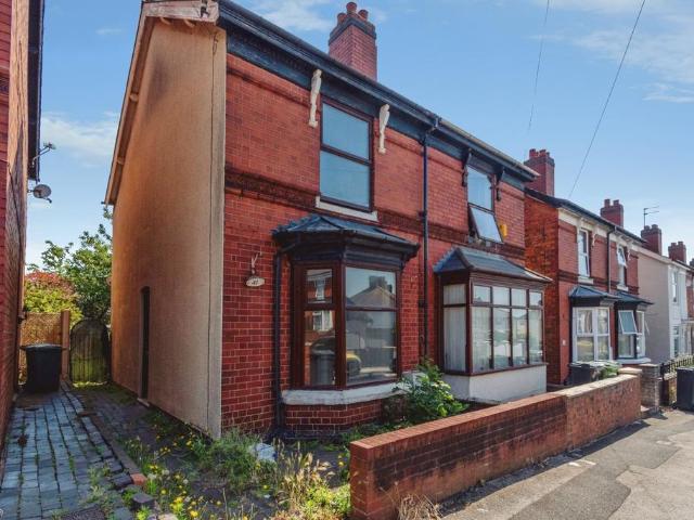 2 bedroom semi detached house for sale