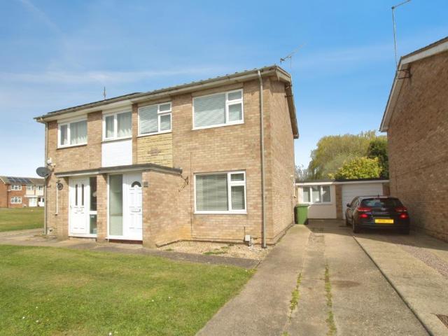 2 bedroom semi detached house for sale