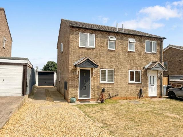 2 bedroom semi detached house for sale
