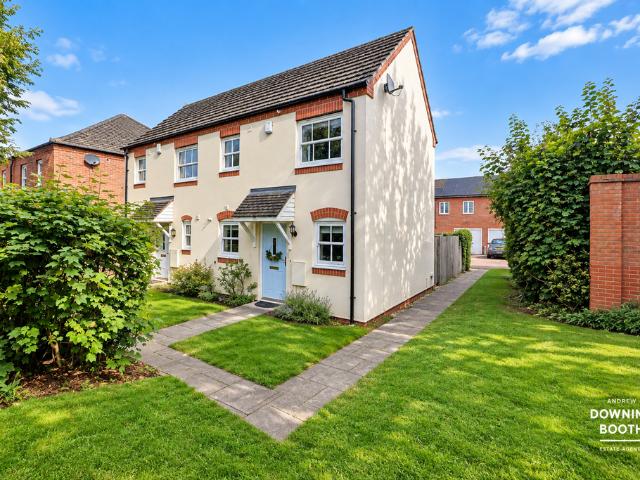 2 bedroom semi detached house for sale