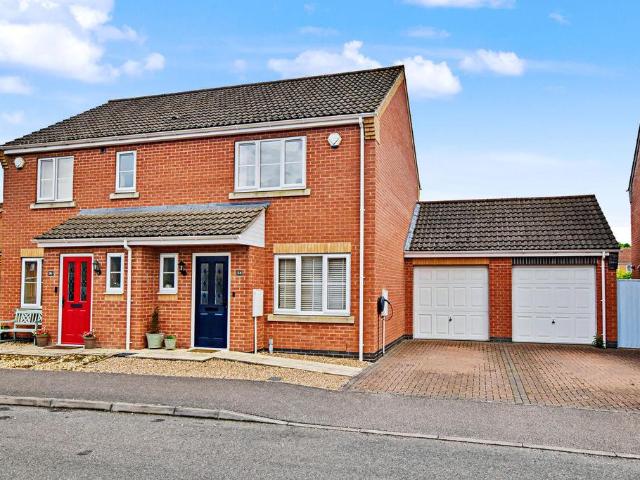 2 bedroom semi detached house for sale
