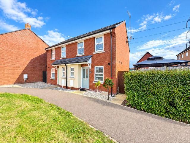 2 bedroom semi detached house for sale