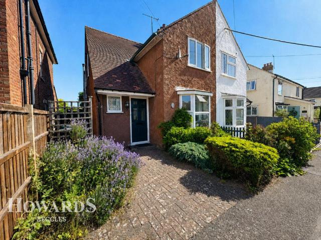 2 bedroom semi detached house for sale