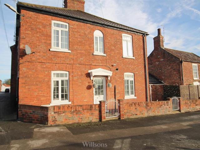 2 bedroom semi detached house for sale