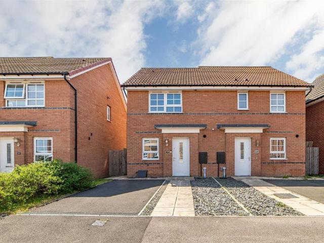 2 bedroom semi detached house for sale