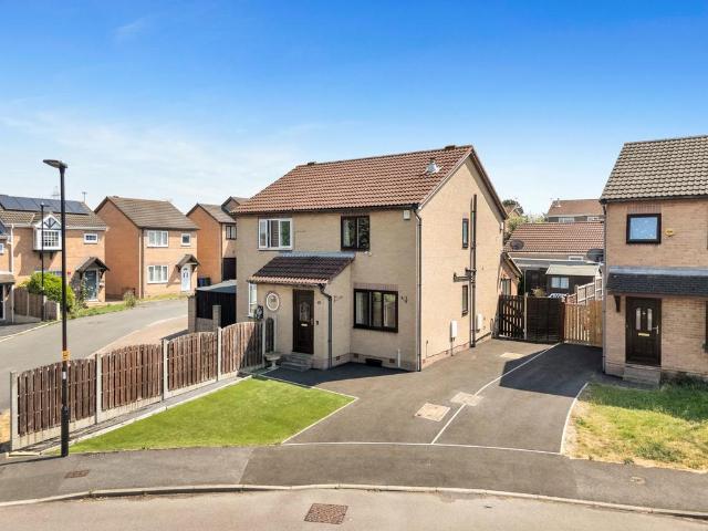 2 bedroom semi detached house for sale