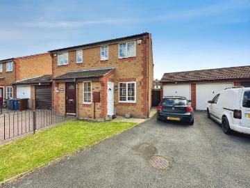 2 bedroom semi detached house for sale