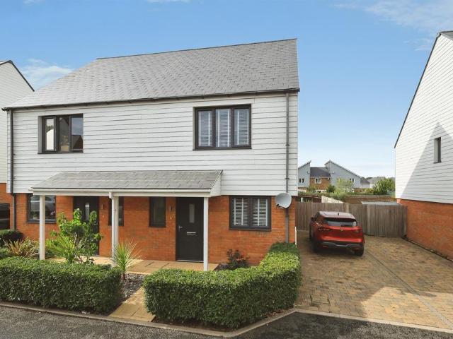 2 bedroom semi detached house for sale