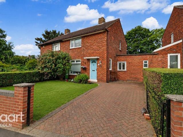 2 bedroom semi detached house for sale