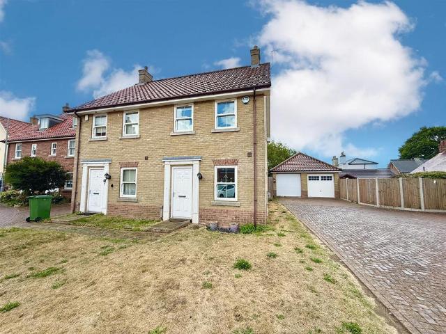 2 bedroom semi detached house for sale