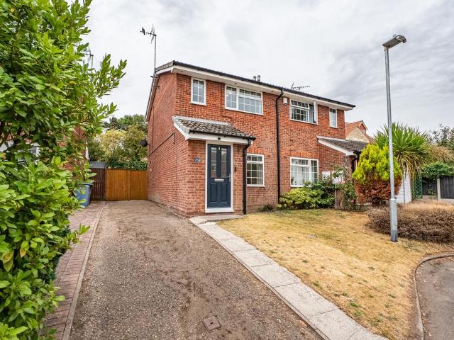 2 bedroom semi detached house for sale