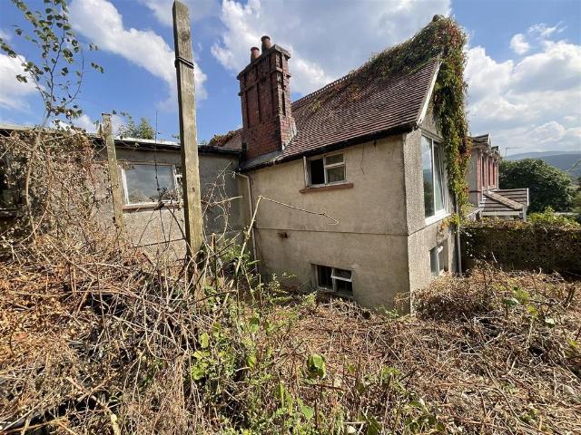 2 bedroom detached house for sale