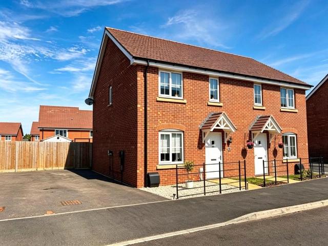 2 bedroom semi detached house for sale