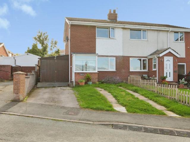 2 bedroom semi detached house for sale