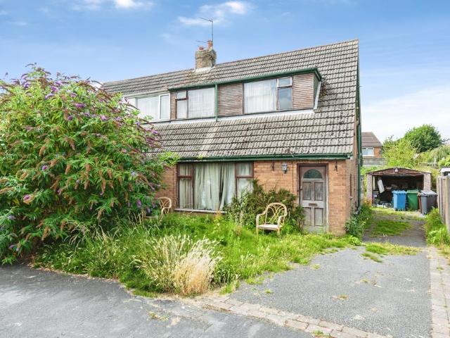 2 bedroom semi detached house for sale