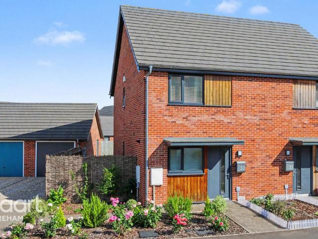 2 bedroom semi detached house for sale