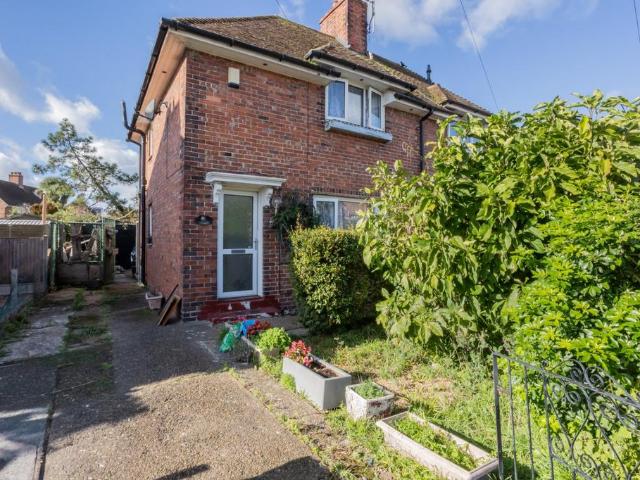 2 bedroom semi detached house for sale