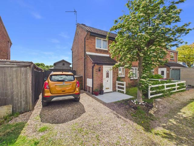 2 bedroom semi detached house for sale