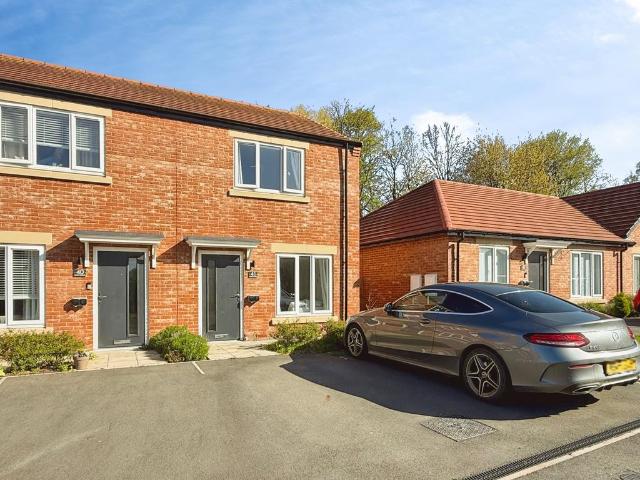 2 bedroom semi detached house for sale