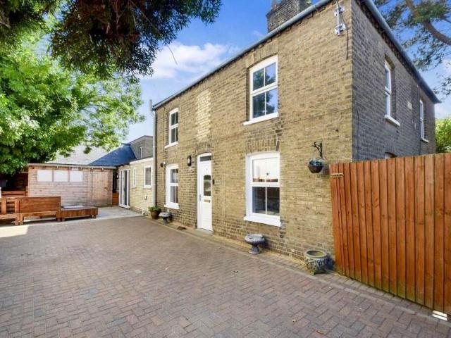 2 bedroom semi detached house for sale