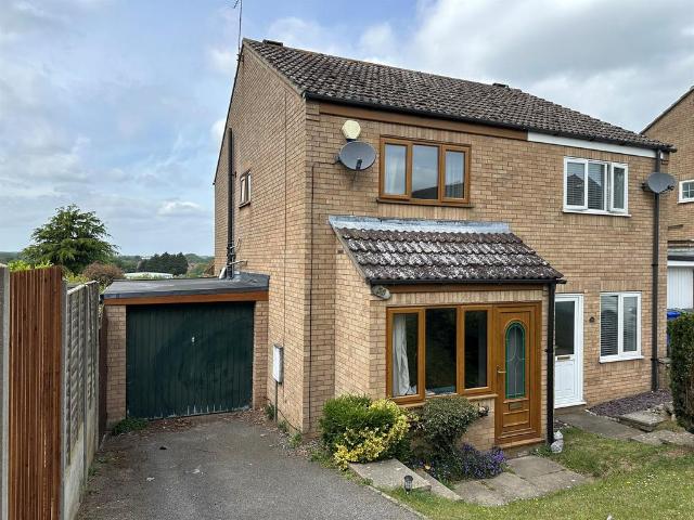 2 bedroom semi detached house for sale