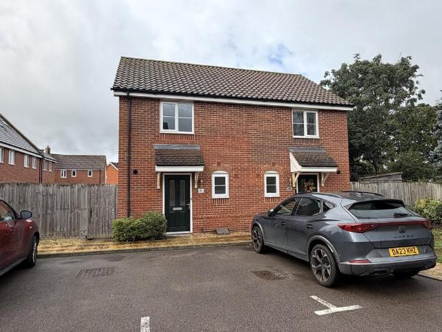 2 bedroom semi detached house for sale