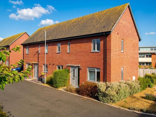 2 bedroom semi detached house for sale