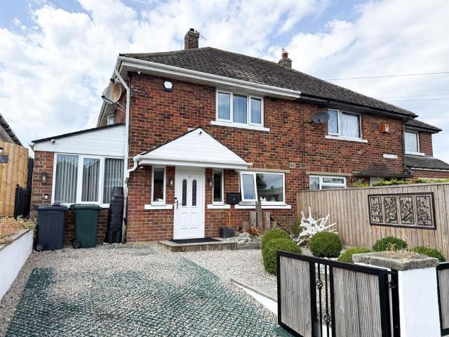 2 bedroom semi detached house for sale
