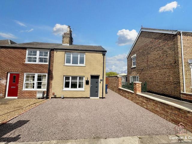 2 bedroom semi detached house for sale
