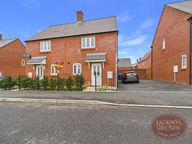 2 bedroom semi detached house for sale