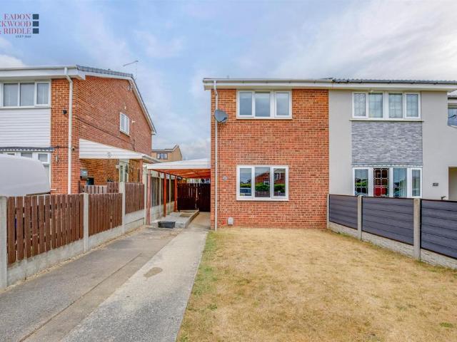 2 bedroom semi detached house for sale