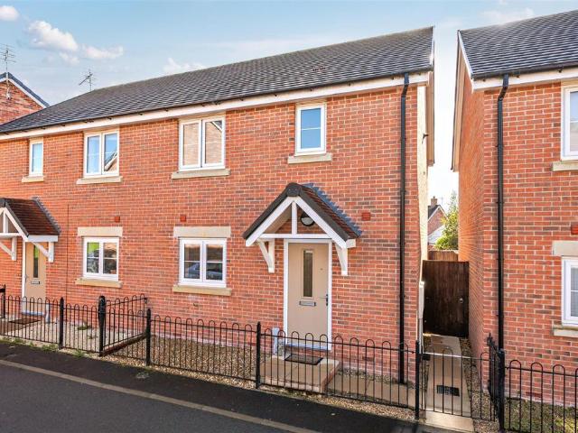 2 bedroom semi detached house for sale