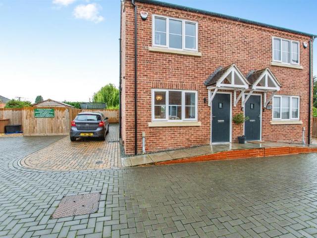 2 bedroom semi detached house for sale