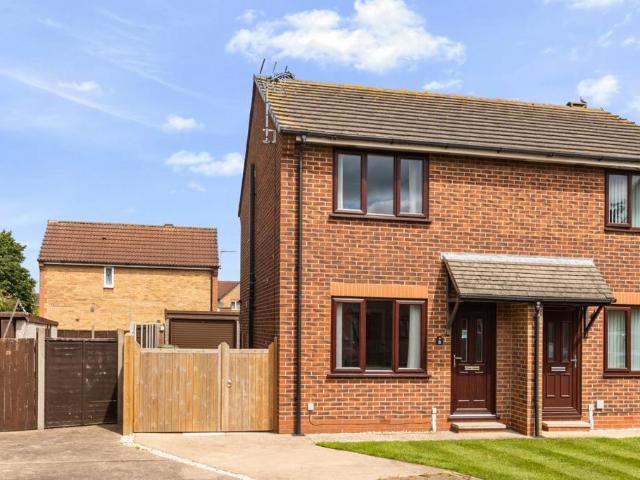 2 bedroom semi detached house for sale