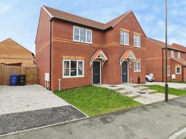 2 bedroom semi detached house for sale
