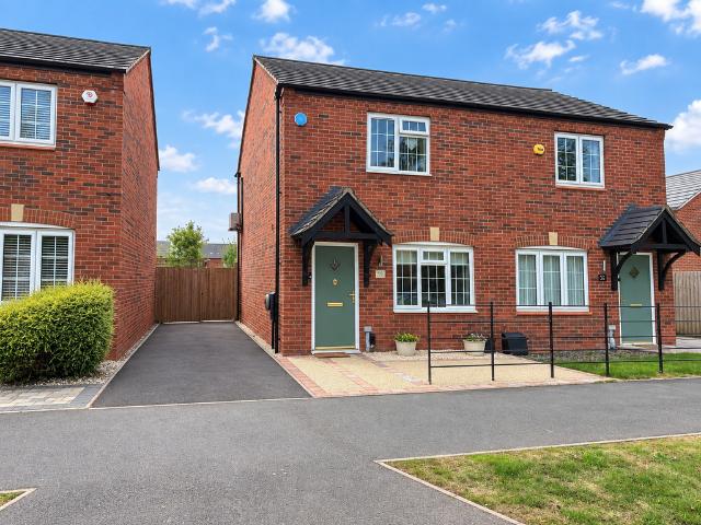 2 bedroom semi detached house for sale