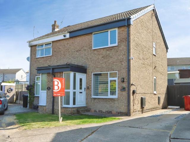 2 bedroom semi detached house for sale