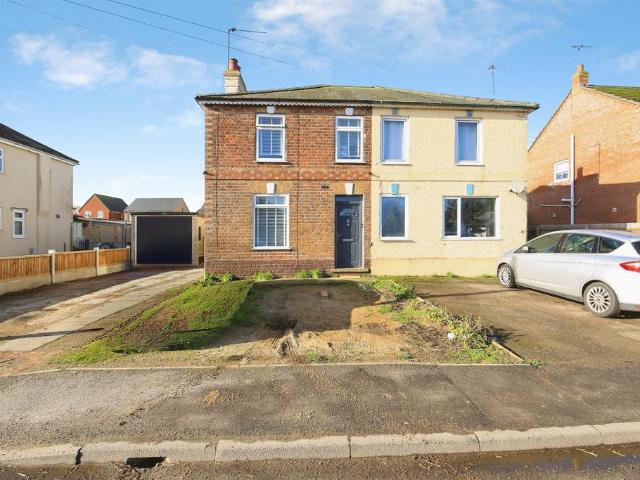 2 bedroom semi detached house for sale