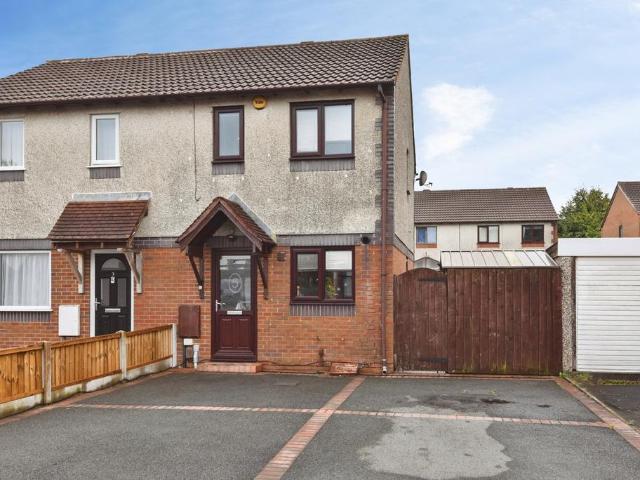 2 bedroom semi detached house for sale